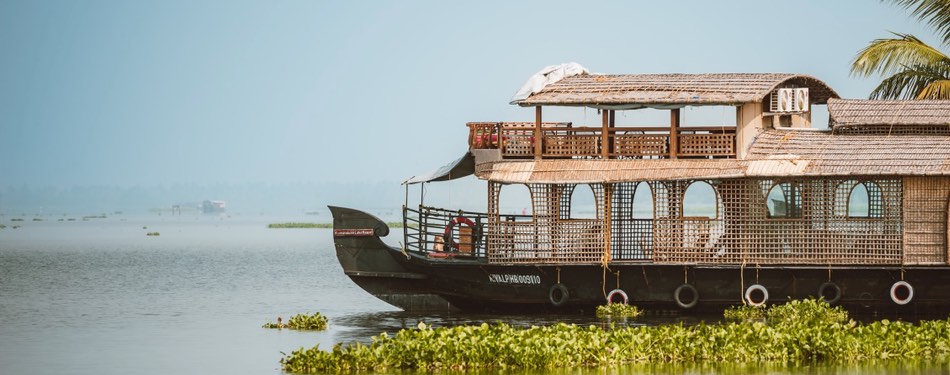 Impeccable Christmas Getaway Destination - Bloomingdale International